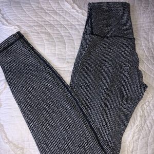 Lululemon black/white leggings